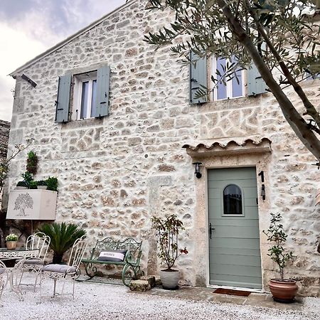 La Boheme Mouries Villa Bagian luar foto