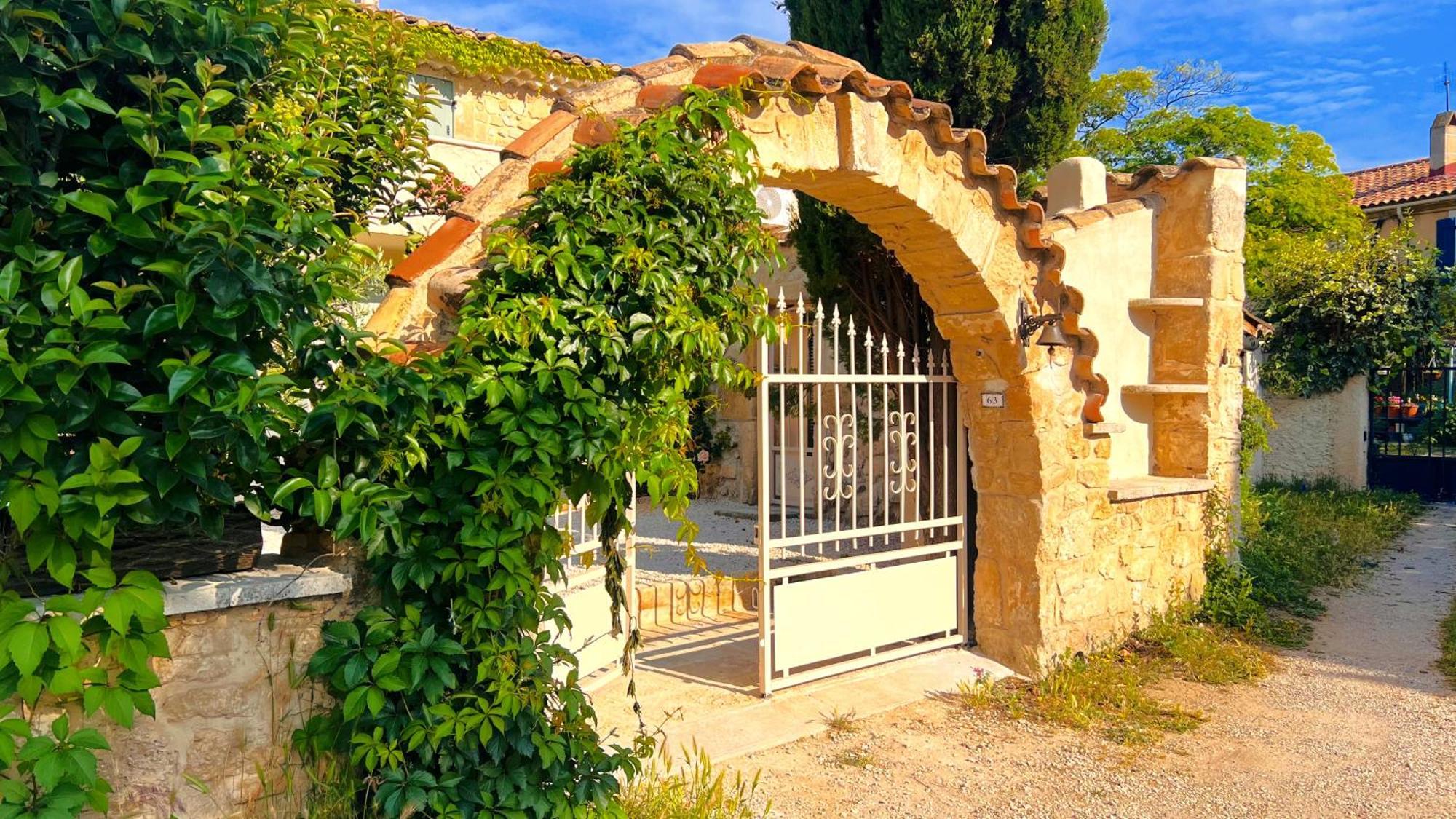 La Boheme Mouries Villa Bagian luar foto